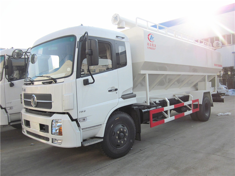 散裝<a href=http://www.suruobin1220.com.cn/siliaoche/ target=_blank class=infotextkey>飼料車</a>圖片展示