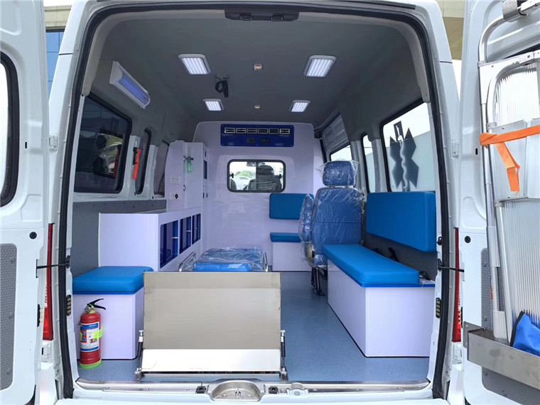 上汽大通長(zhǎng)軸救護(hù)車(chē)(國(guó)五)